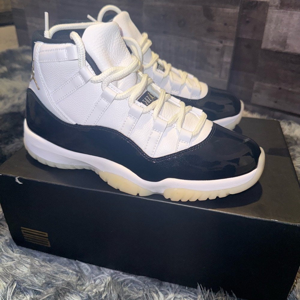 Jordan Retro High-Top Shoes - Black and White